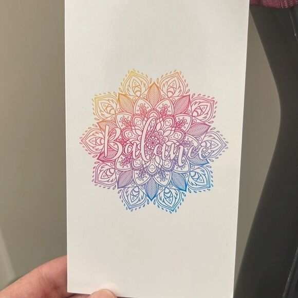 🧘🏽 - Picture 4 of 7